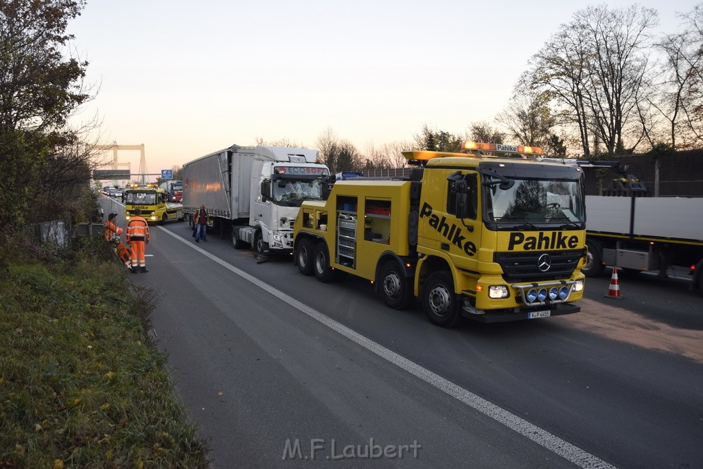 VU LKW A 4 Rich Aachen hinter Rodenkirchener Bruecke P32.JPG - Miklos Laubert